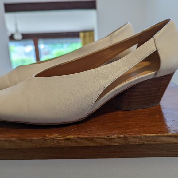 EOS Cream Leather Point Toe Shoes Size 40 / 9 - Picture 5 of 7